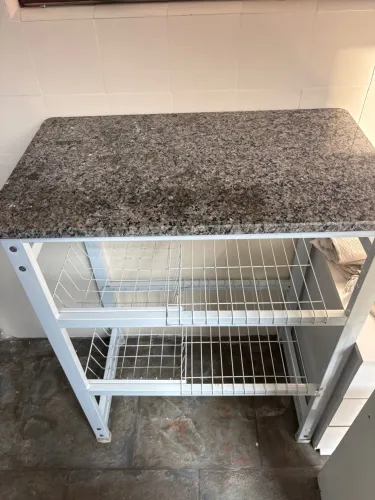 Fruteira com tampa de granito