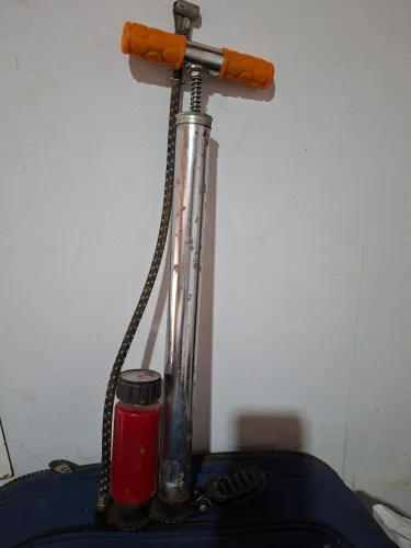 Bomba de encher pneu de bicicleta