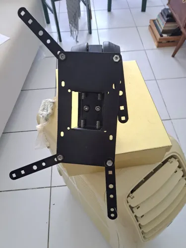 Suporte Articulado para TV com braço móvel - Escelente Estado.