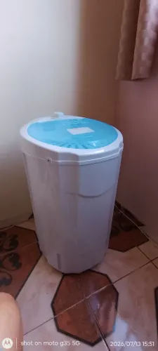 máquina centrífuga de roupa 15 kilos ,semi Nova