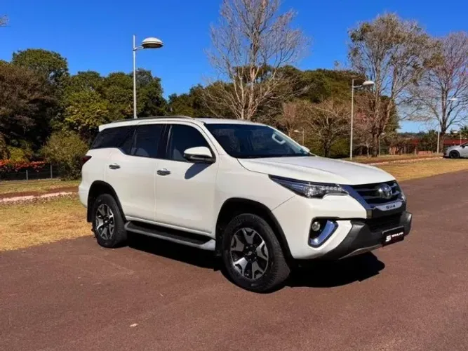 Toyota Hilux SW4 SRX Diamo. 4X4 2.8 TB DIE AUT 2019