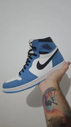 Nike Air Jordan 1 High University Blue 