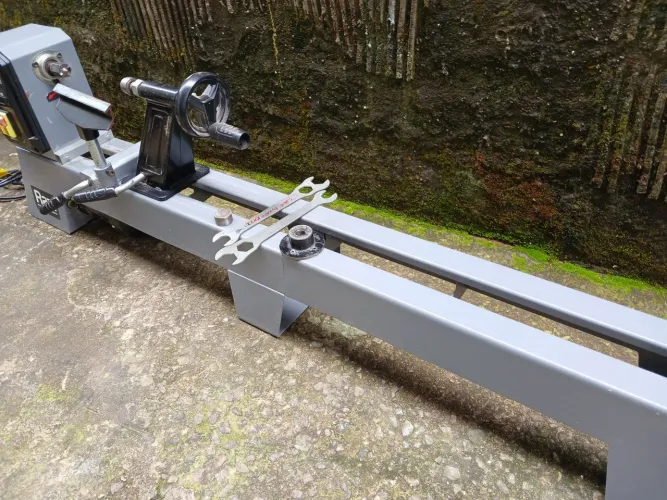 Torno para madeira marca razi