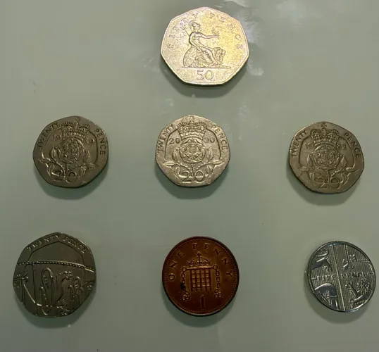 Conjunto de Moedas Antigas do Reino Unido