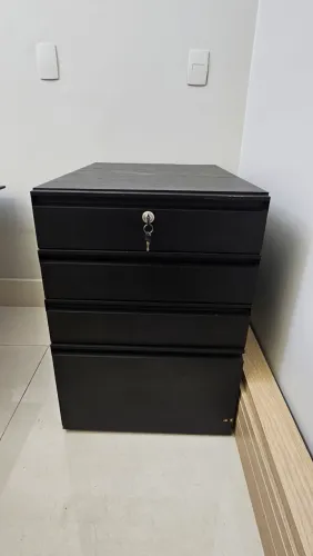 Cômoda 4 gavetas