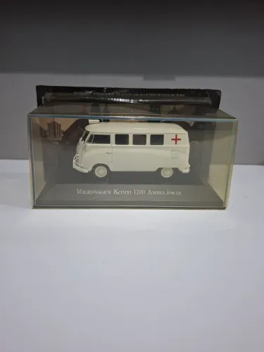 Volkswagen Kombi 1200 Ambulância em escala 1:43.