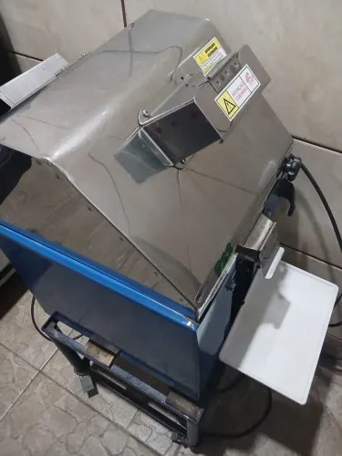 MÁQUINA CALDO DE CANA B-722 / Rolo de Inox ( SEMINOVA )