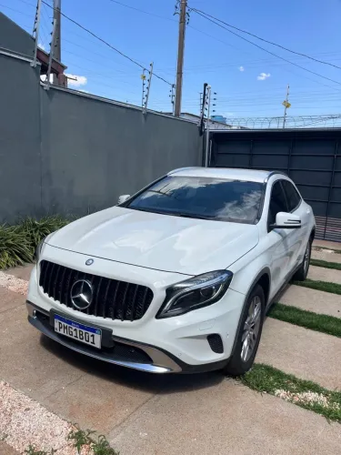 Mercedes-Benz GLA 200 Adv. 1.6/1.6 TB 16V Flex Aut. 2015