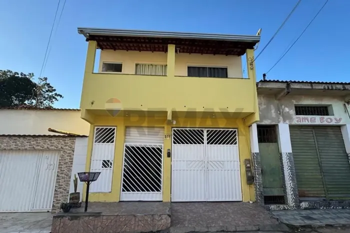 "Venda: Sobrado Moderno na Cidade Baixa, Itamaraju"
