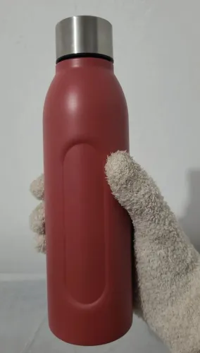 Garrafa Térmica de Aço inoxidável Vermelha de 750 ML, bonita, original confortável