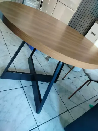 Vendo essa mesa com 2 cadeiras