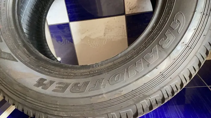 Pneu 265/65/17 Dunlop Grandtrek AT umidade valor mínimo