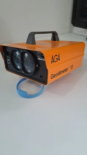 DISTANCIOMETRO Geodimeter 12 AGA