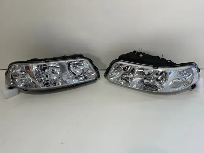 Farol gol Saveiro parati g3 marca tyc valor unitário