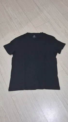 Camiseta preta básica H & M. Tam. M 