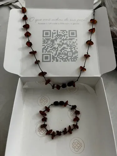 Conjunto de colar e pulseira de âmbar 