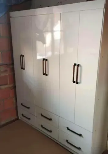 Vendo Guarda roupa 6 porta 6 gavetas