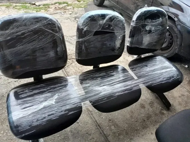 1 cadeira longarina com 3 lugares para sala de espera
