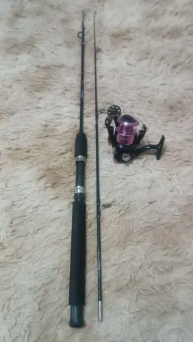 Vara de pesca com molinete nova