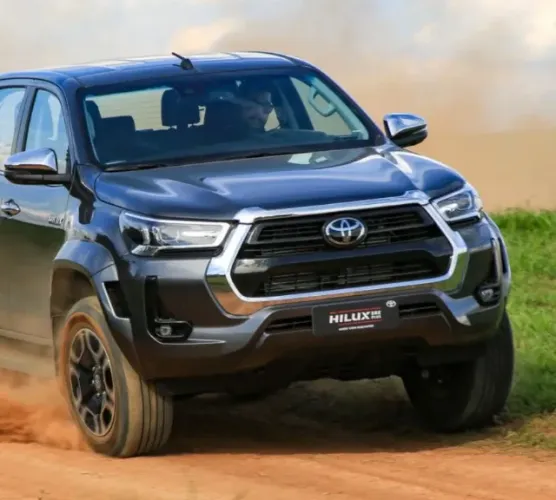 Grade Hilux 2022 em diante com suporte de camera