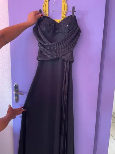 Vestido Longo Preto de Festa - Elegância e Charme!