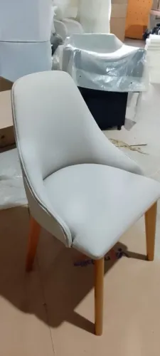 Cadeira Nantes madeira maciça 