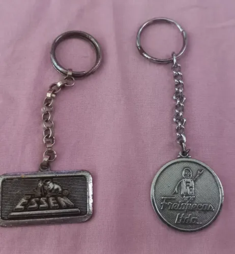 02 Antigo Chaveiro de metal Essen e Freirecens Colecionáveis antiguidade coleção raridades