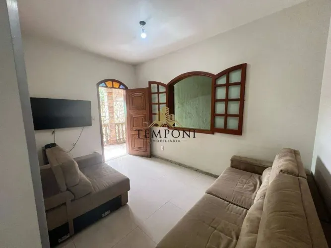 Excelente casa com 2 barracões no Bairro Santa Cruz