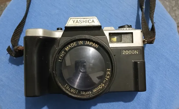 Câmera Analógica Yashica 2000N - Lente 50mm (venda no estado)