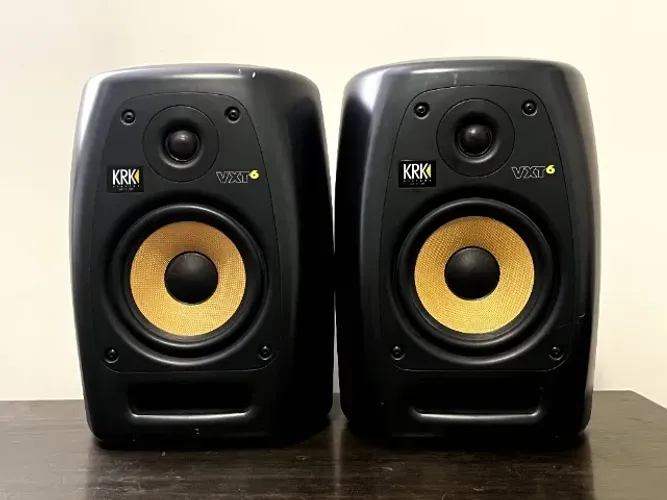 Par de Monitores KRK VXT6 - Som Hi-End e Referência em Estúdio!