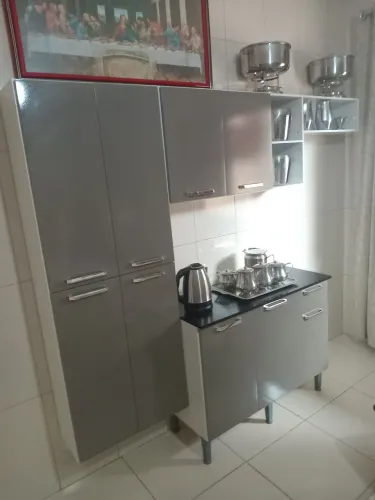 Armário de cozinha seminovo