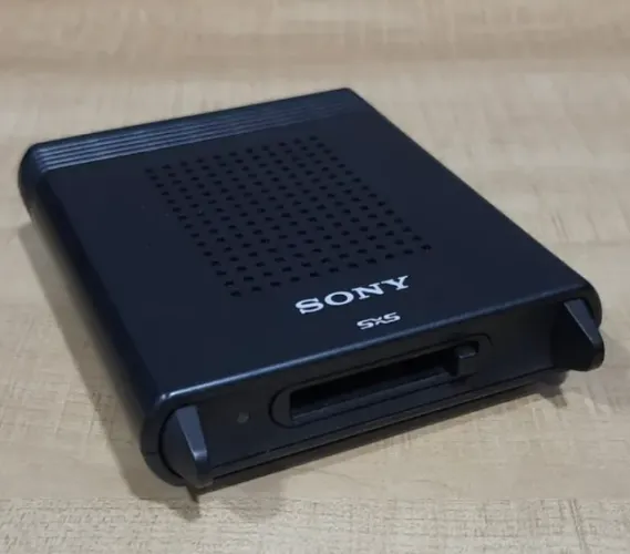 Sony SBAC-US10 Leitor de Cartão SxS USB 2.0 - XDCAM Profissional