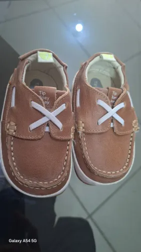 Sapatinho de couro bebê tip toey joey n.18 