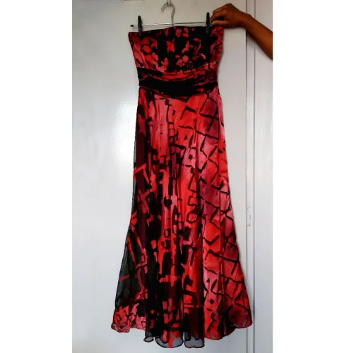 Vestido Festa Longo Vermelho e Preto Estampado