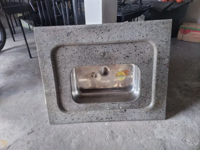 Cuba de Granito com Pia de Aço Inox