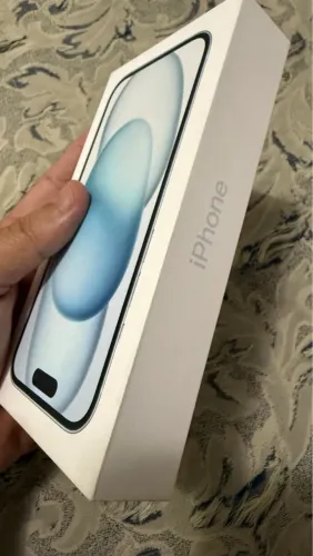 Caixa do IPhone 15 e capinha