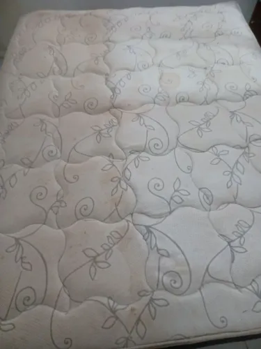Colchão box (lavagem a seco)