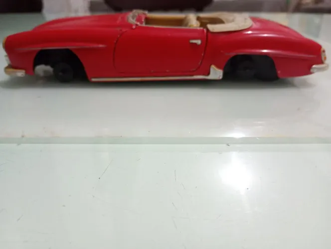 Miniatura Mercedes Benz 190 SL 1955 Escala 1/18 Maisto(para restauro)