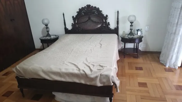 Conjunto de quarto antigo em jacarandá