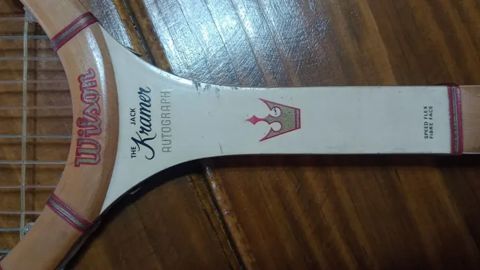 Raquete Wilson antiga.