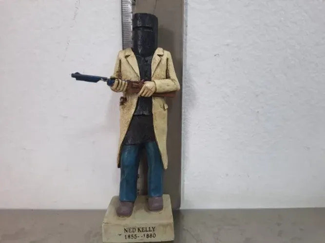 Miniatura armadura Ned Kelly do Museu da Austrália - 2012 - Em estado de NOVO