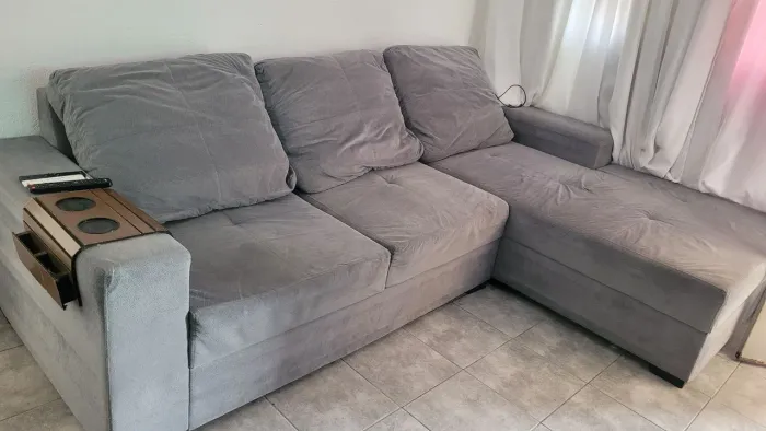 Sofá Chaise feito sob encomenda. ótimo tamanho