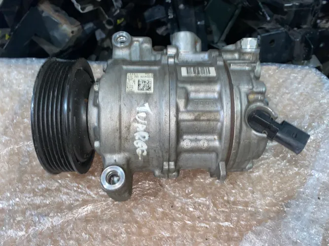 Compressor do Ar Condicionado Volkswagen Touareg Audi A4 A5 8T0260805N