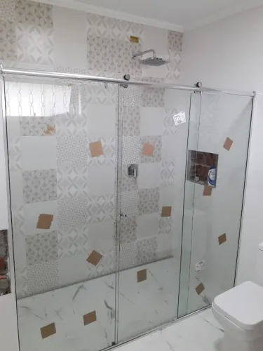 Box de banheiro, espelho, portas e janelas em vidro - Instalação e reparos