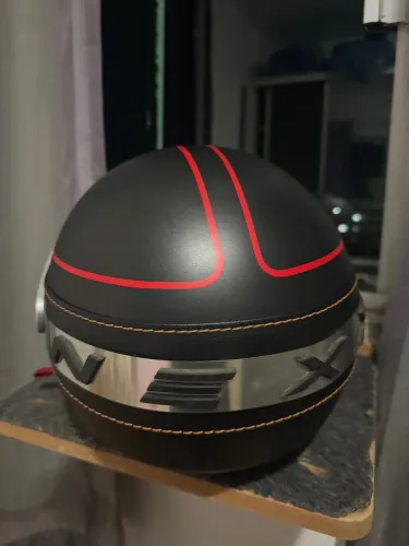 Capacete NEX Preto com Detalhes em Vermelho