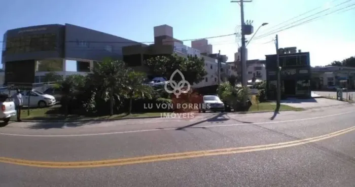 Lote/Terreno com 555,93 m² em Jurerê