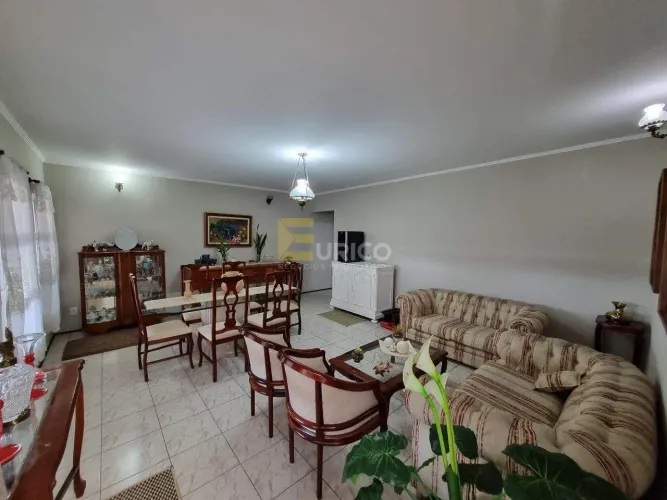 Casa à venda no Jardim Itália em Vinhedo/SP