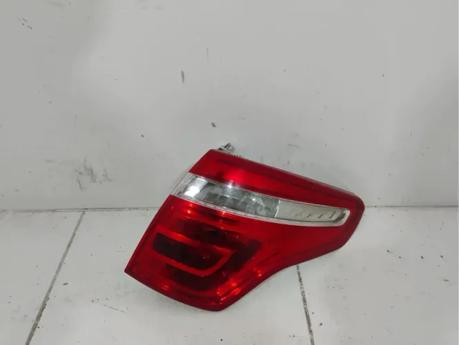 Lanterna Citröen c4 Picasso 2008 a 2012 lado direito 