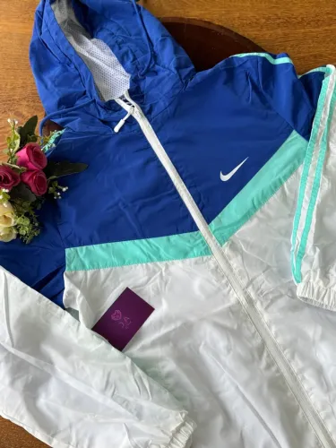 Jaqueta Nike Azul e Branca com Capuz