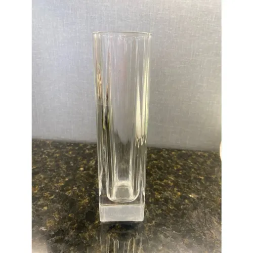 Mini Vaso de vidro retangular.